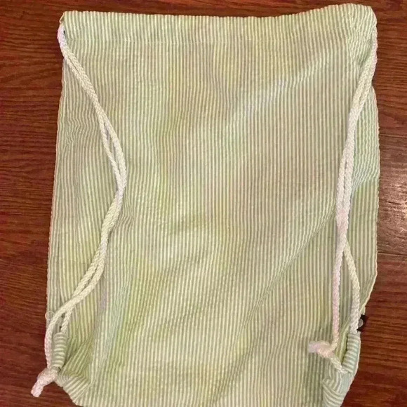 Sling Backpack Green Seersucker Monogrammed Cate butterflies - Picture 8 of 9